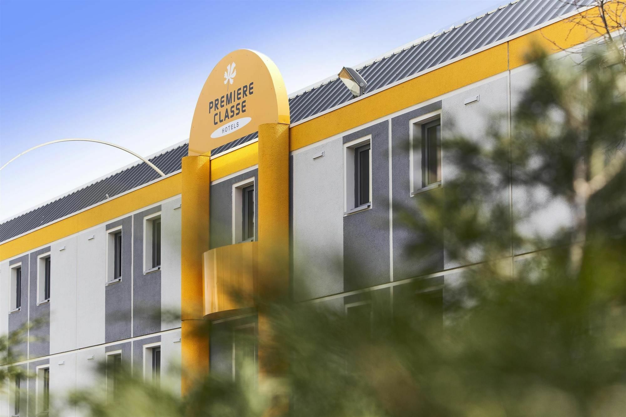 Premiere Classe Montreuil Eksteriør bilde Premier Inn, Manchester